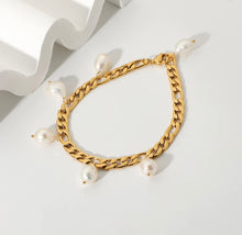 Load image into Gallery viewer, Kiki Pearls Bracelet
