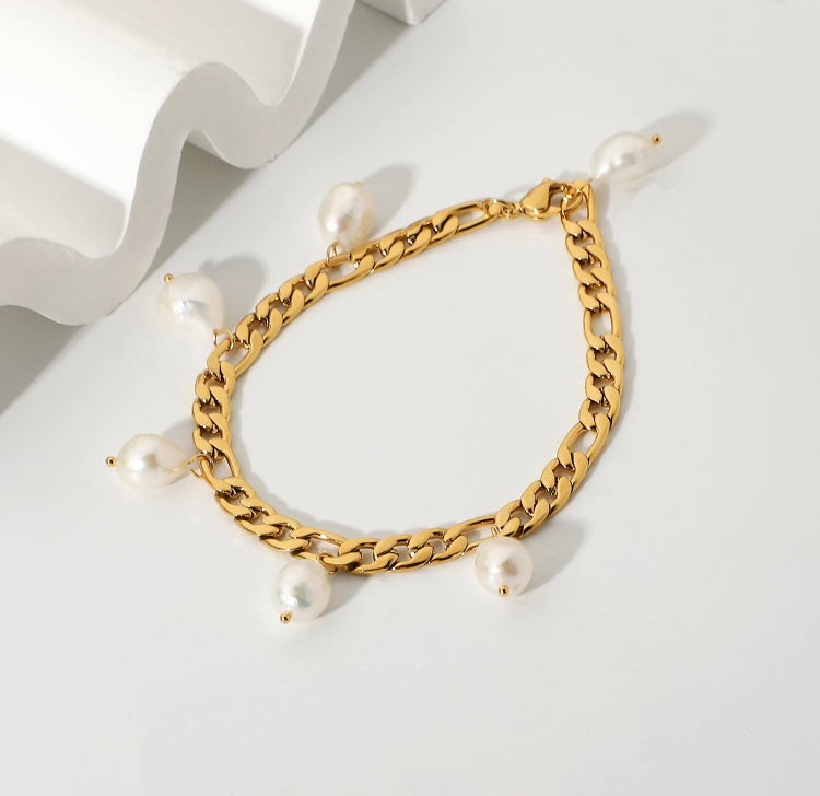 Kiki Pearls Bracelet