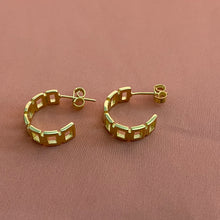 Load image into Gallery viewer, Chain Link Earrings - Small
